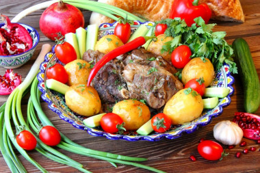 Kazan kebab z baraniny z ziemniakami po uzbecku przepis ze zdjęciami krok po kroku i wideo
