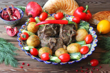 Kazan kebab z baraniny z ziemniakami po uzbecku przepis ze zdjęciami krok po kroku i wideo