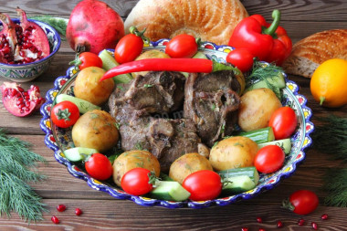 Kazan kebab z baraniny z ziemniakami po uzbecku przepis ze zdjęciami krok po kroku i wideo