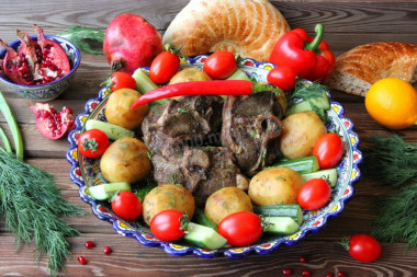 Kazan kebab z baraniny z ziemniakami po uzbecku przepis ze zdjęciami krok po kroku i wideo