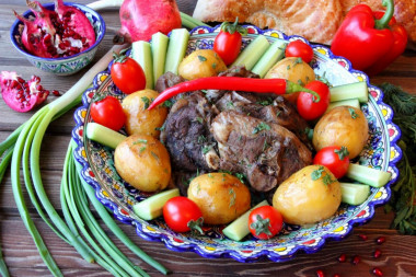 Kazan kebab z baraniny z ziemniakami po uzbecku przepis ze zdjęciami krok po kroku i wideo