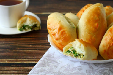 Drożdżowe pierożki ze szczypiorkiem i jajkiem w piekarniku przepis ze zdjęciami krok po kroku i wideo