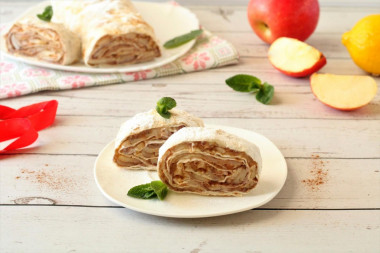 Strudel z lawasza z jabłkami z piekarnika przepis ze zdjęciami krok po kroku i wideo