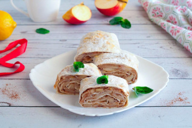 Strudel z lawasza z jabłkami z piekarnika przepis ze zdjęciami krok po kroku i wideo