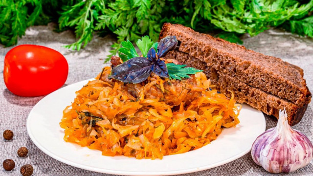 Klasyczny bigos z kiszonej kapusty przepis ze zdjęciami krok po kroku i wideo