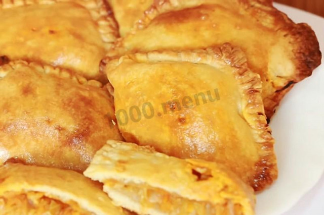 Pierożki z ciasta francuskiego z kapustą z piekarnika przepis ze zdjęciami krok po kroku i wideo