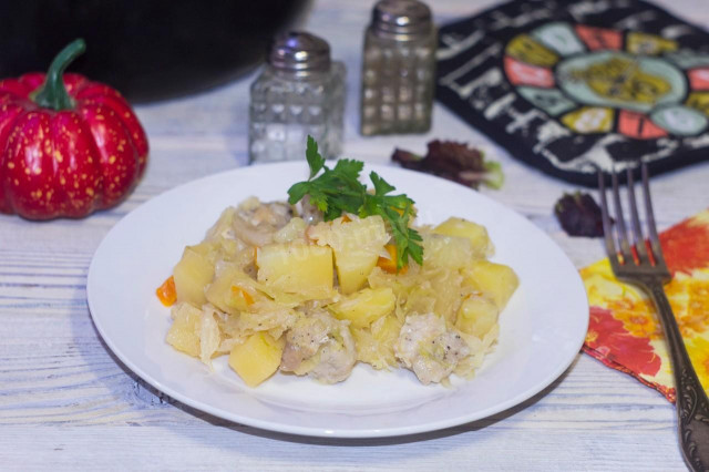Ziemniaki z kapustą i mięsem w multicookerze przepis ze zdjęciami krok po kroku i wideo