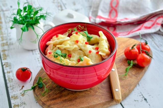 Pierogi z ziemniakami na cieście parzonym wrzątkiem przepis ze zdjęciami krok po kroku i wideo