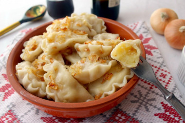 Pierogi na wodzie z ziemniakami przepis ze zdjęciami krok po kroku i wideo
