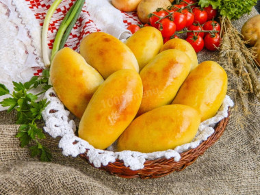 Pierożki drożdżowe z ziemniakami z piekarnika przepis ze zdjęciami krok po kroku i wideo