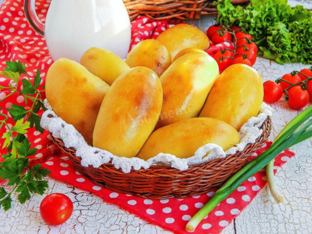 Pierożki drożdżowe z ziemniakami z piekarnika przepis ze zdjęciami krok po kroku i wideo