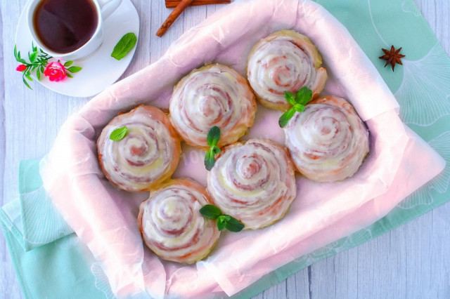 Bułeczki Cinnabon z cynamonem przepis ze zdjęciami krok po kroku i wideo