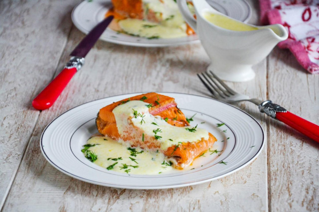 Pieczony łosoś w sosie śmietankowym przepis ze zdjęciami krok po kroku i wideo