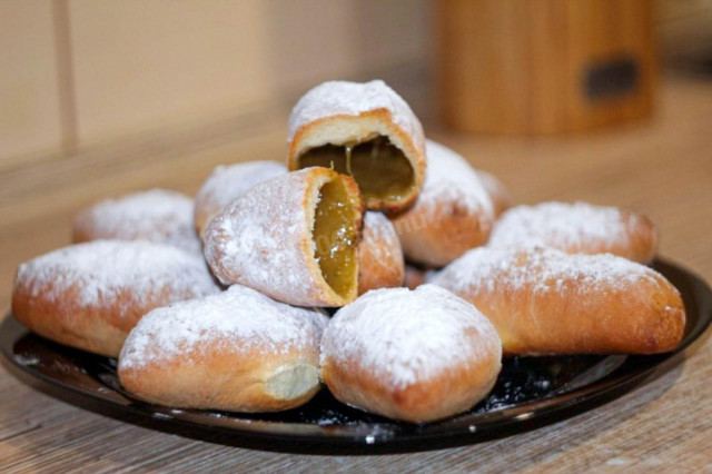 Pierożki z rabarbarem z piekarnika przepis ze zdjęciami krok po kroku i wideo