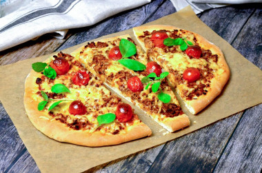 Pizza z mięsem mielonym z piekarnika przepis ze zdjęciami krok po kroku i wideo