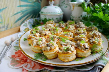Vol-au-venty z ciasta francuskiego z farszem grzybowym przepis ze zdjęciami krok po kroku i wideo