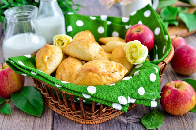 Twarogowe pierożki z jabłkami z piekarnika przepis ze zdjęciami krok po kroku i wideo