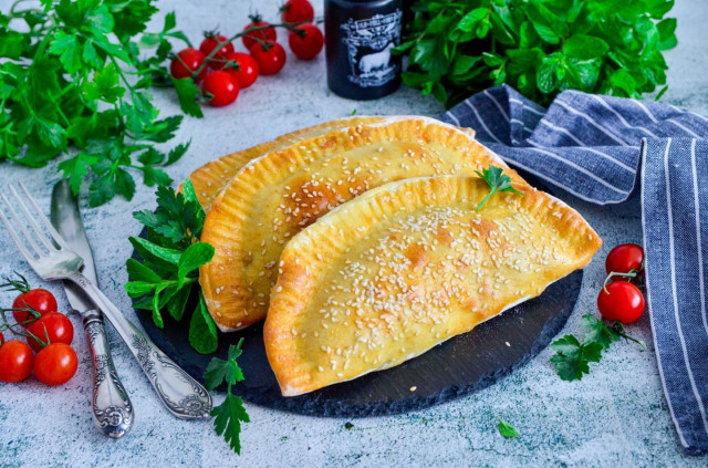 Czebureki z mięsem mielonym z piekarnika przepis ze zdjęciami krok po kroku i wideo