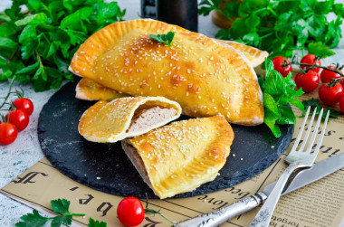 Czebureki z mięsem mielonym z piekarnika przepis ze zdjęciami krok po kroku i wideo