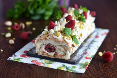 Rolada bezowa z pistacjami, malinami i mascarpone przepis ze zdjęciami krok po kroku i wideo