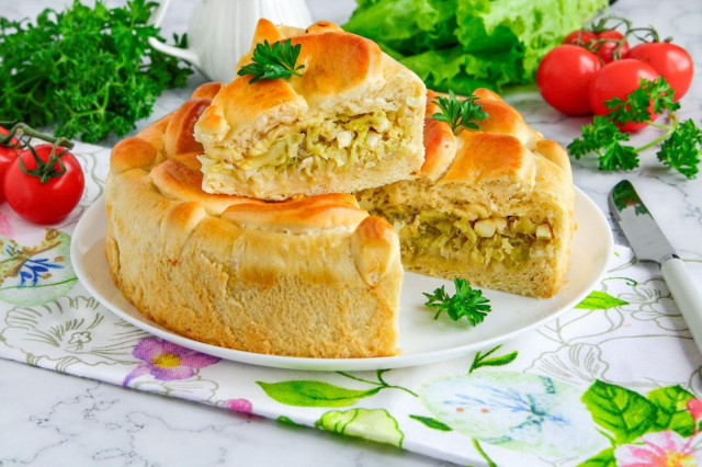 Drożdżowy placek ze świeżą kapustą z piekarnika przepis ze zdjęciami krok po kroku