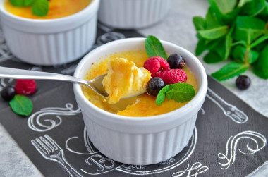 Francuski deser crème brûlée przepis ze zdjęciami krok po kroku i wideo