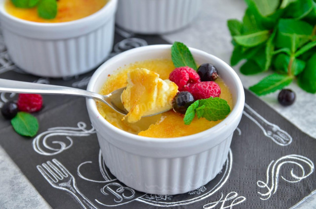 Francuski deser crème brûlée przepis ze zdjęciami krok po kroku i wideo