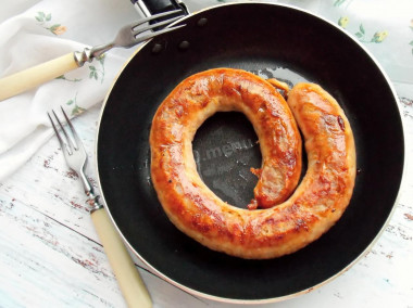 Domowa kiełbasa smażona na patelni przepis ze zdjęciami krok po kroku i wideo