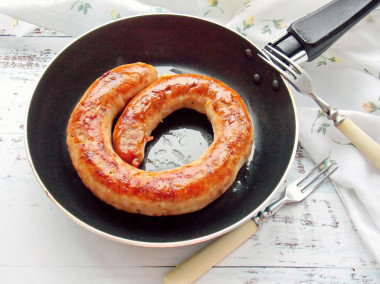 Domowa kiełbasa smażona na patelni przepis ze zdjęciami krok po kroku i wideo
