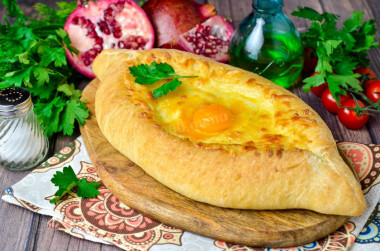 Chaczapuri po adżarsku z serem suluguni w piekarniku przepis ze zdjęciami krok po kroku i wideo
