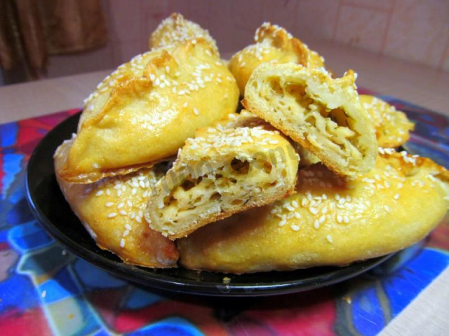 Pierożki przekąskowe z bryndzą i zieleniną z piekarnika przepis ze zdjęciami krok po kroku i wideo