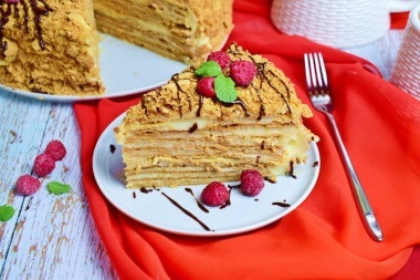 Klasyczny radziecki tort „Napoleon” przepis ze zdjęciami krok po kroku
