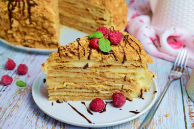 Klasyczny radziecki tort „Napoleon” przepis ze zdjęciami krok po kroku