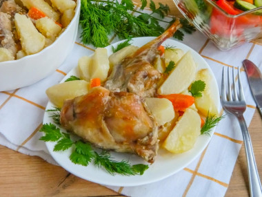 Królik pieczony w sosie śmietanowym z warzywami z piekarnika przepis ze zdjęciami krok po kroku i wideo