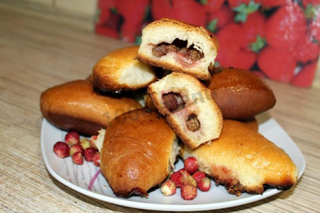 Pierożki z truskawkami z piekarnika przepis ze zdjęciami krok po kroku i wideo
