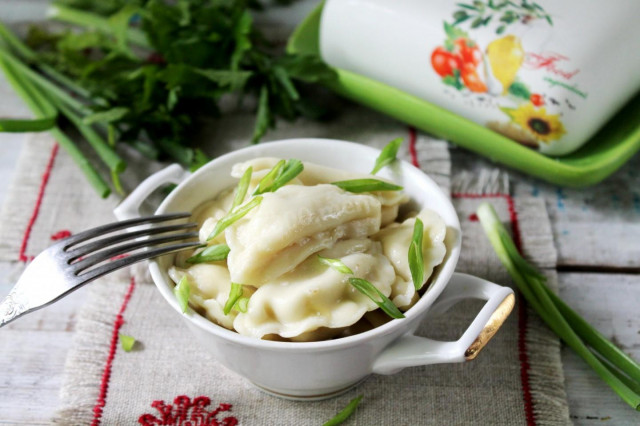 Pierogi z ziemniakami i grzybami przepis ze zdjęciami krok po kroku i wideo