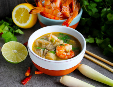 Klasyczna zupa tom yum w domu przepis ze zdjęciami krok po kroku i wideo