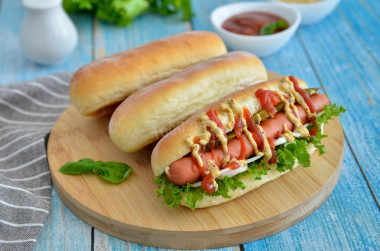 Domowe bułki do hot dogów przepis ze zdjęciami krok po kroku i wideo