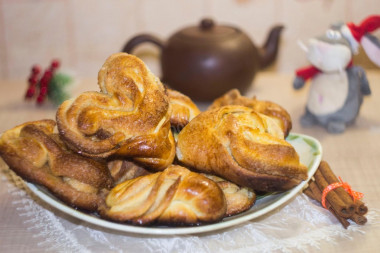 Bułeczki drożdżowe z cukrem i cynamonem na maśle przepis ze zdjęciami krok po kroku i wideo