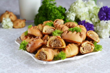 Małe pierożki przekąskowe z mięsem przepis ze zdjęciami krok po kroku i wideo