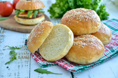 Domowe bułki do hamburgerów jak w McDonaldzie przepis ze zdjęciami krok po kroku i wideo