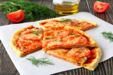Pizza na cienkim cieście bez drożdży przepis ze zdjęciami krok po kroku i wideo