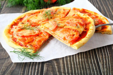 Pizza na cienkim cieście bez drożdży przepis ze zdjęciami krok po kroku i wideo