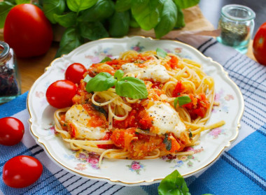 Spaghetti z serem i pomidorami przepis ze zdjęciami krok po kroku i wideo