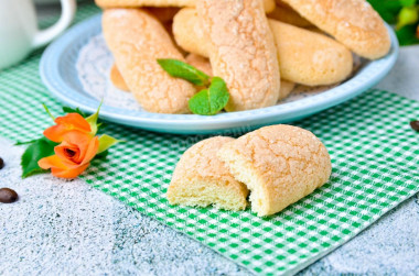 Podłużne biszkopty do tiramisu przepis ze zdjęciami krok po kroku i wideo