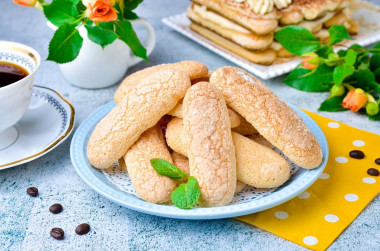 Podłużne biszkopty do tiramisu przepis ze zdjęciami krok po kroku i wideo