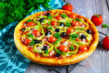 Pizza z salami i mozzarellą przepis ze zdjęciami krok po kroku i wideo