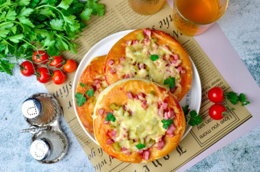 Szkolna pizza przepis ze zdjęciami krok po kroku i wideo