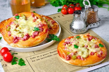 Szkolna pizza przepis ze zdjęciami krok po kroku i wideo