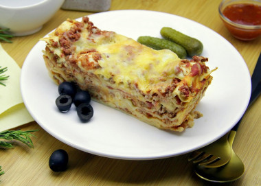 Klasyczna lasagne z sosem beszamelowym przepis ze zdjęciami krok po kroku